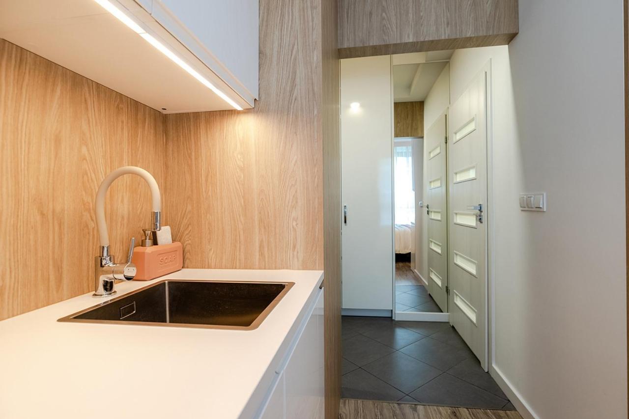 Studio Wola Apartament Kasprzaka - Wifi + Smart Tv Varşovia Exterior foto